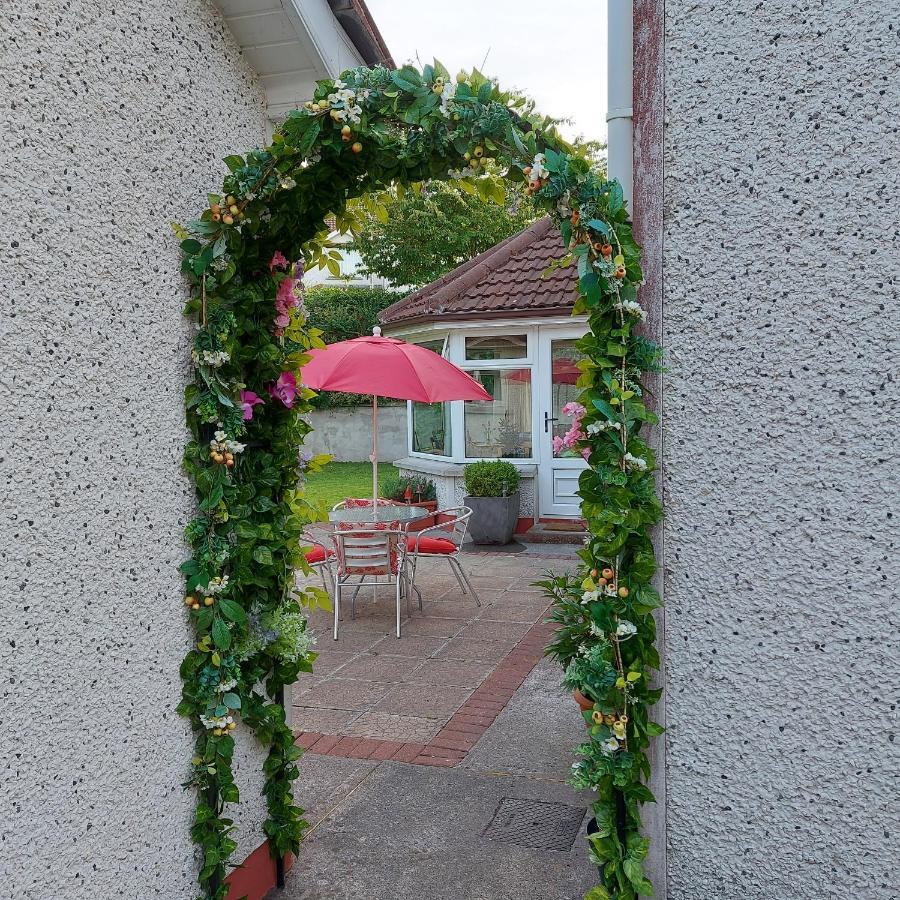 Rock House Bed & Breakfast คาร์ริคมาครอส ภายนอก รูปภาพ